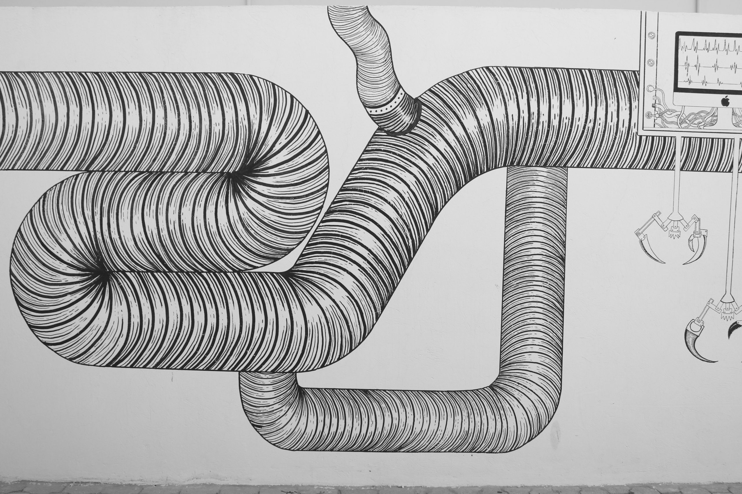 7. Machina Infernalis. Drawing in situ. Ink on wall. 350 x 7000 cm. Circumambulations. Expo Talan. Tunis. 2014.JPG